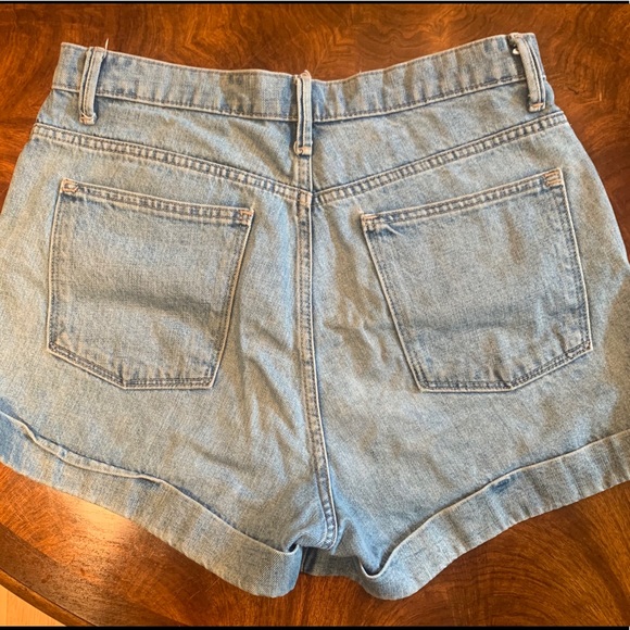 Gap Boyfriend High Waisted Jean Shorts - Picture 2 of 3